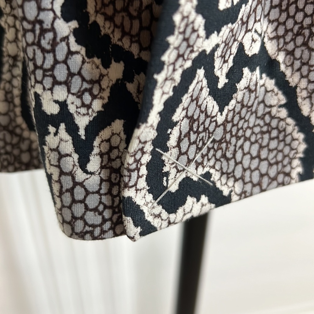 CAbi Samantha python blazer - Picture 8 of 13